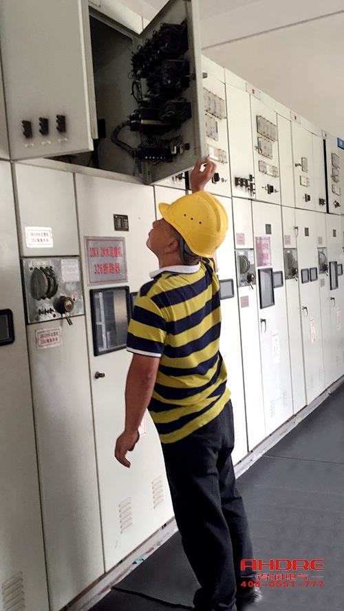 得潤電氣 開關(guān)柜工程案例 電話:400-0551-777 qq:3176885416 得潤電氣 開關(guān)柜工程案例 電話:400-0551-777 qq:3176885416