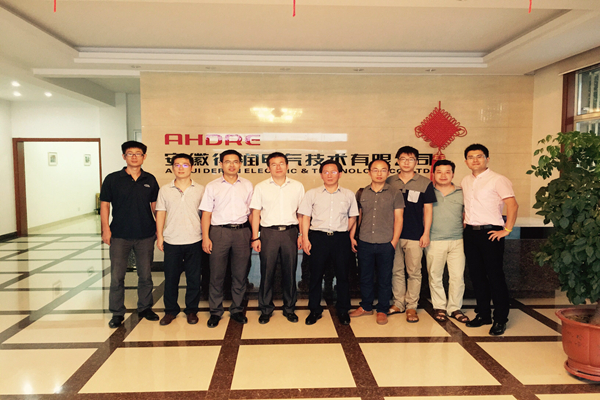 安徽省電力設計院徐德鋒主任一行蒞臨得潤電氣參觀考察.jpg 安徽省電力設計院徐德鋒主任一行蒞臨得潤電氣參觀考察.jpg