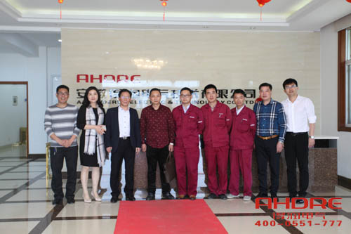 得潤(rùn)電氣 專注開關(guān)柜 配電箱30年 聯(lián)系電話：400-0551-777 qq：3176885416