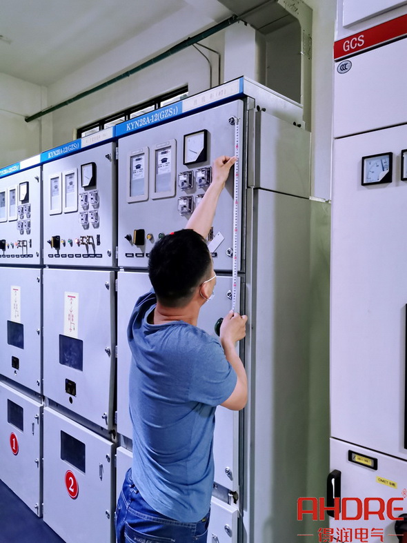 對(duì)改造項(xiàng)目的數(shù)據(jù)測量.jpg 對(duì)改造項(xiàng)目的數(shù)據(jù)測量.jpg