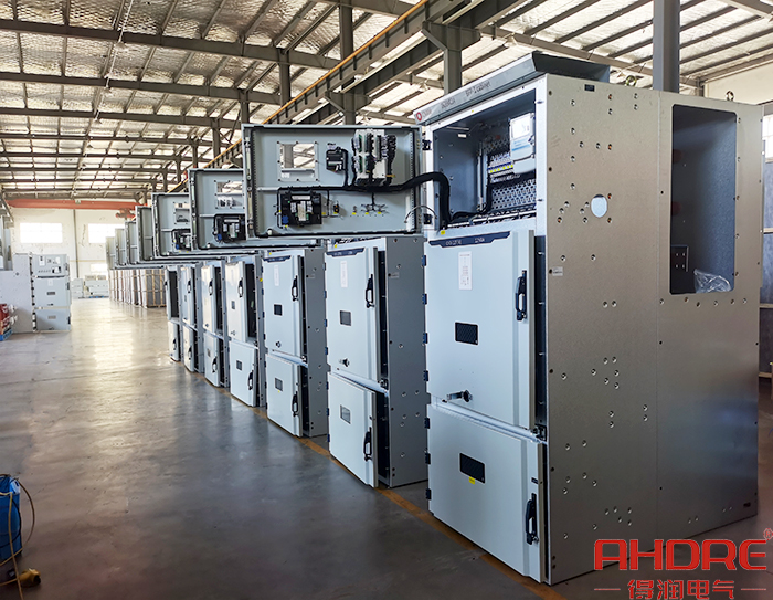 10KV開(kāi)關(guān)柜.jpg 10KV開(kāi)關(guān)柜.jpg