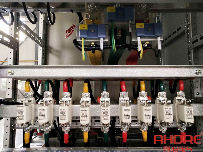 熔斷器.jpg 熔斷器.jpg