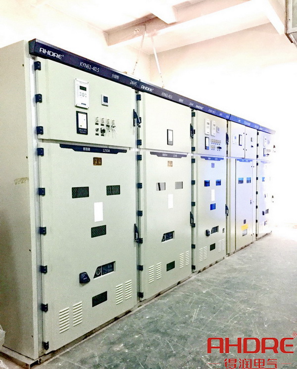 鳳陽珍珠35KV柜項(xiàng)目現(xiàn)場圖.jpg 鳳陽珍珠35KV柜項(xiàng)目現(xiàn)場圖.jpg