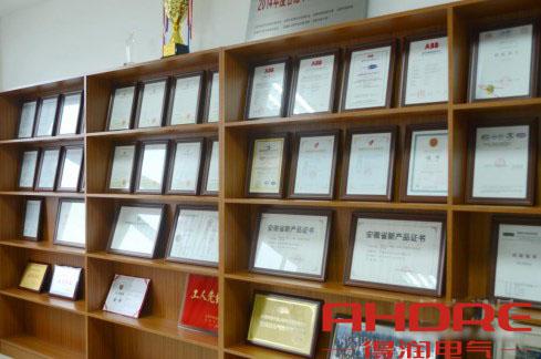 安徽得潤電氣 高低壓開關(guān)柜 配電柜 咨詢熱線4000551777 安徽得潤電氣 高低壓開關(guān)柜 配電柜 咨詢熱線4000551777