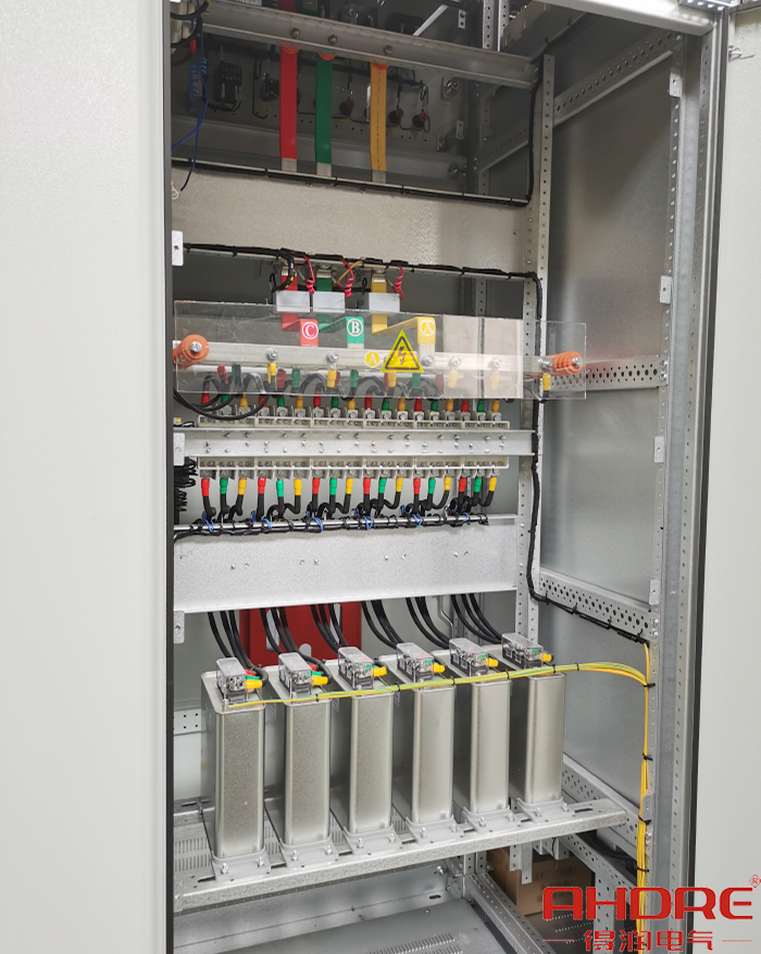 GGD固定式電容柜.jpg GGD固定式電容柜.jpg