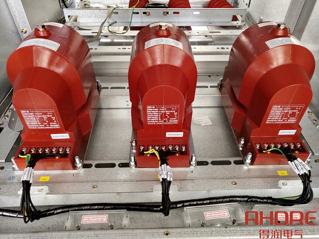 電壓互感器.jpg 電壓互感器.jpg