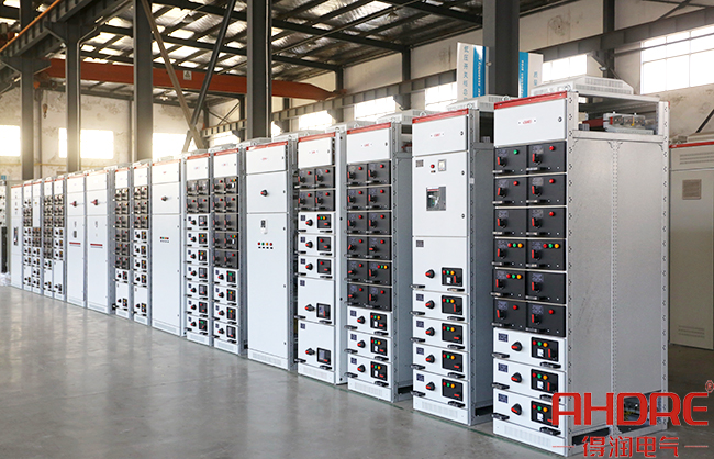 利比里亞項(xiàng)目低壓配電柜.jpg 利比里亞項(xiàng)目低壓配電柜.jpg